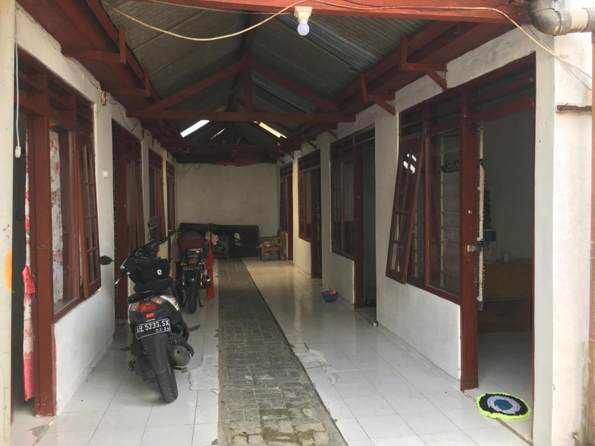 Tambak Bayan Guesthouse Kejayan Extérieur photo